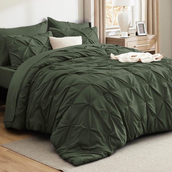 Bedsure Queen Pintuck Bed-in-a-Bag- Olive Green Pinch Pleat Comforter with Sheets, Pillowcases & Shams